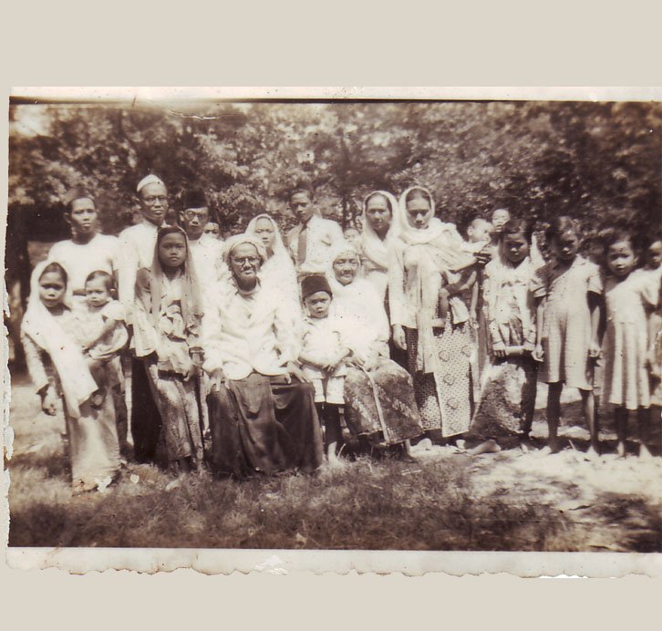 Foto Keluarga KH. Abd. Hanan